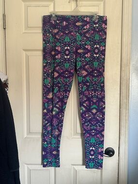Lularoe purple/green printed tall & curvy leggings